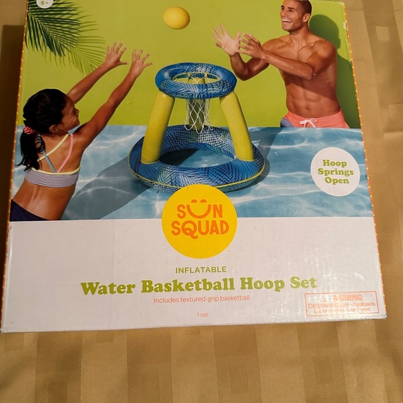 Sun Squad‎ Inflatable Water Basketball Hoop Set - Blue and Yellow - Picture 6 of 7